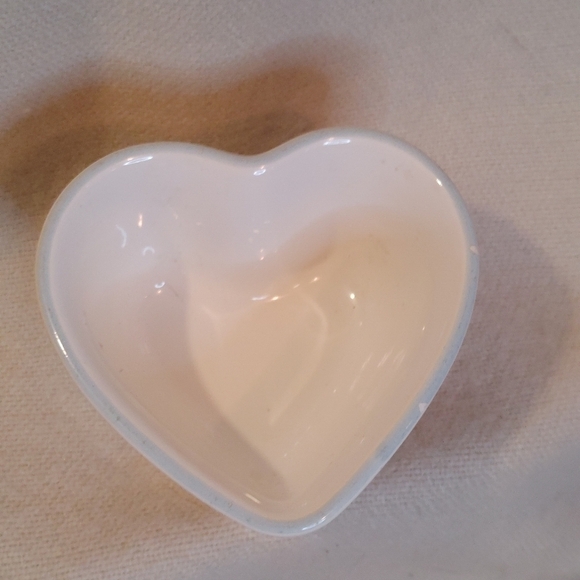 𝅺pfaltzgraff April Pattern Heart Shaped Stoneware - Picture 2 of 6